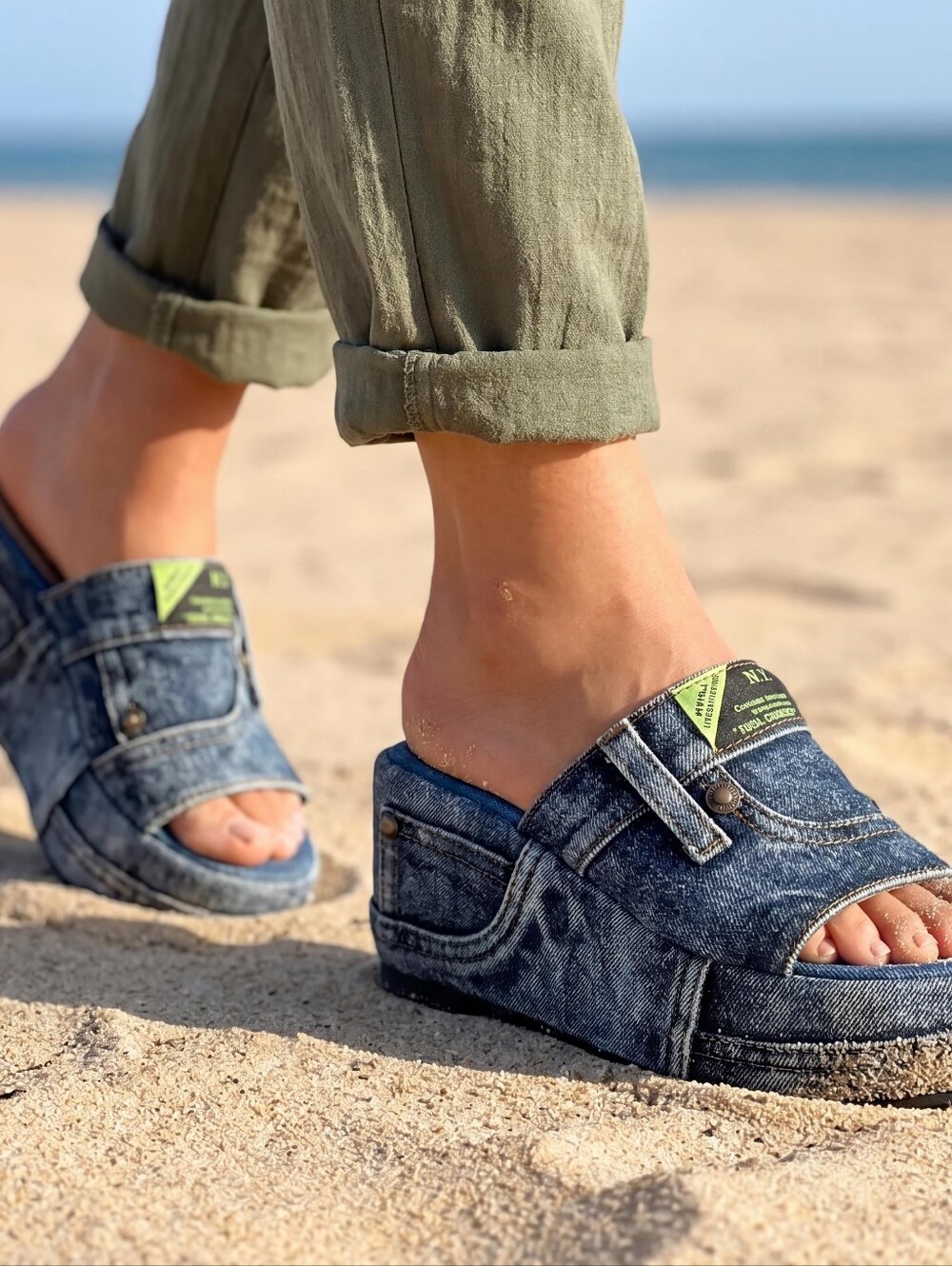 Comfy Blue Denim Slide Mules in Blue Distressed Denim Size 42 USA Size 10-10.50
